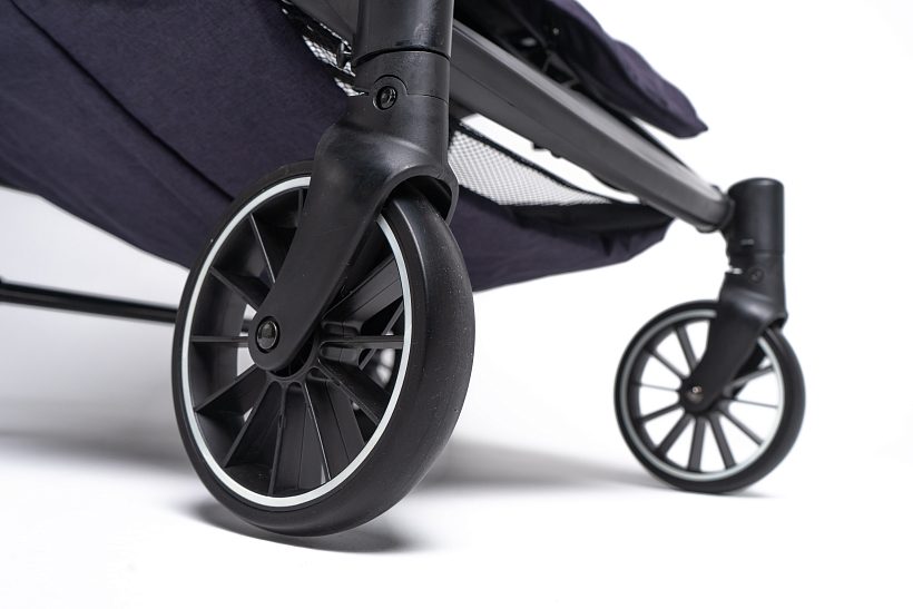 Детская прогулочная коляска для двойни Bubago Model Q Duo — как выглядит в жизни