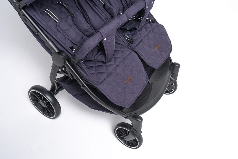 Детская прогулочная коляска для двойни Bubago Model Q Duo — как выглядит в жизни